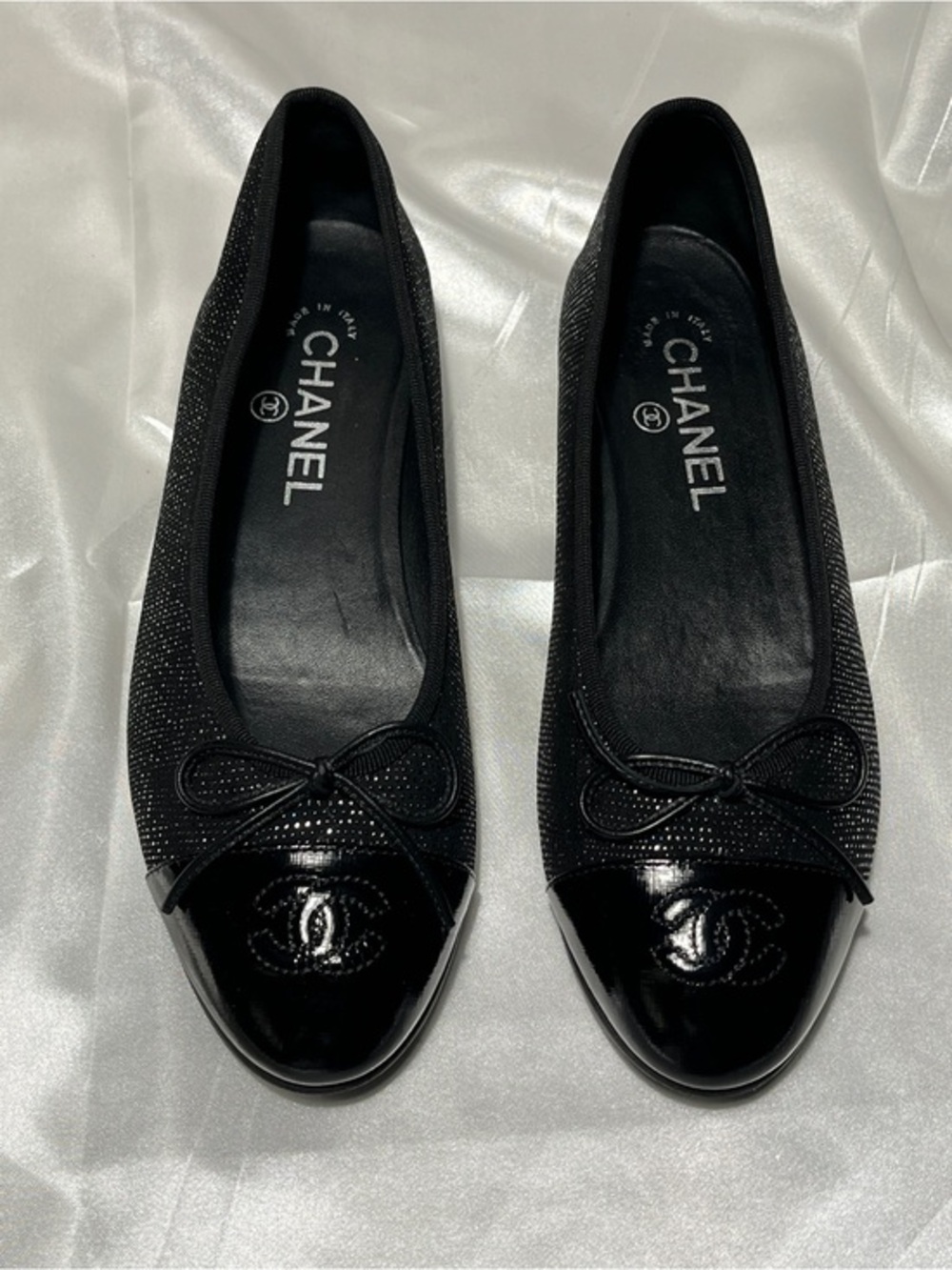 CHANEL Black Bow Cap-Toe Ballet Flats with CC Logo